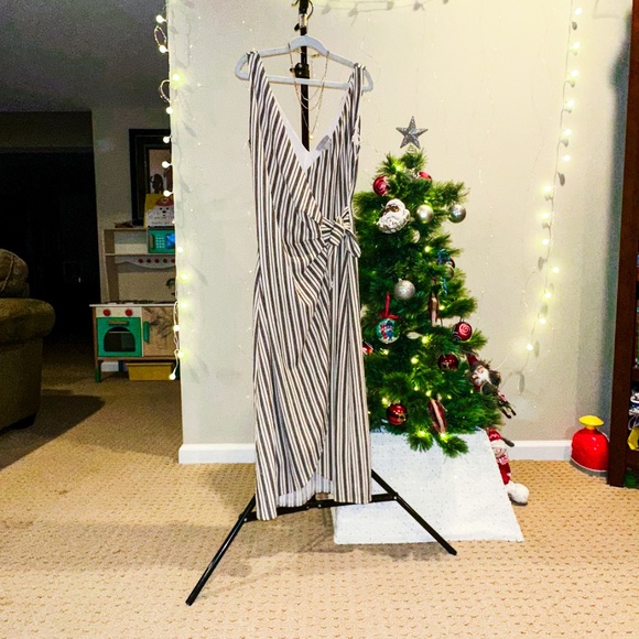 H&M Striped Wrap Midi Dress| Holiday Casual, Brunch, Work Party- Size Small - Picture 8 of 9